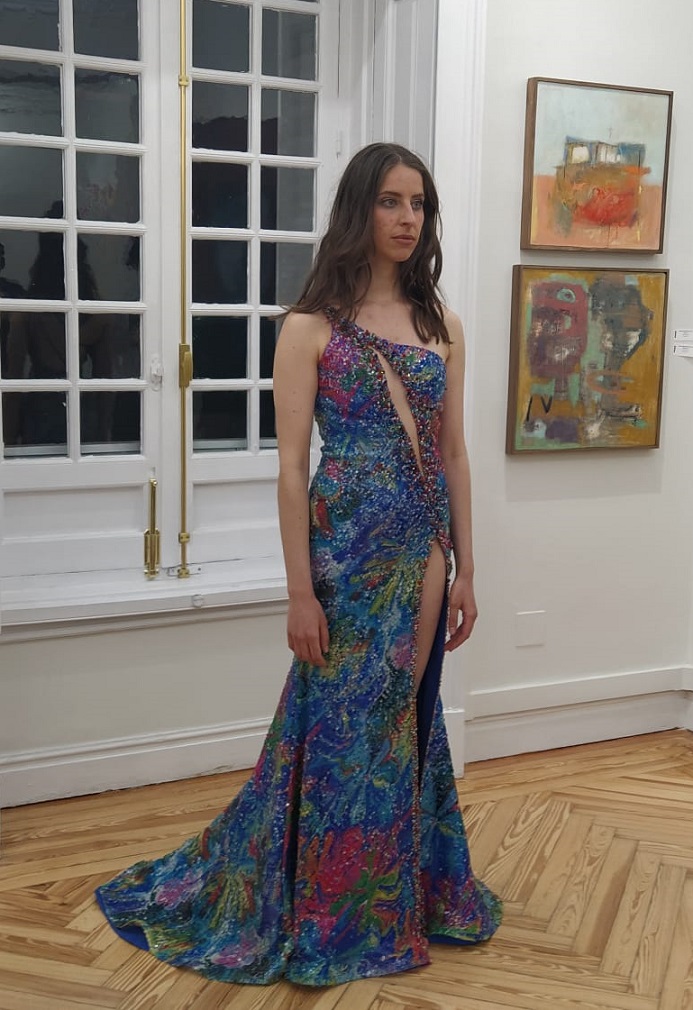 OCCO Art Magazine, Emilio Salinas, diseñador de moda, modisto. Produce OCCO Art Gallery.