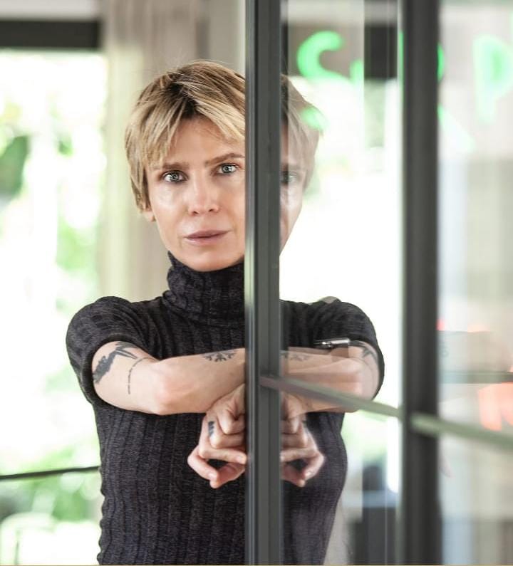 Astrid Gil-Casares presenta su libro Ese jueves al anochecer me subí al tren